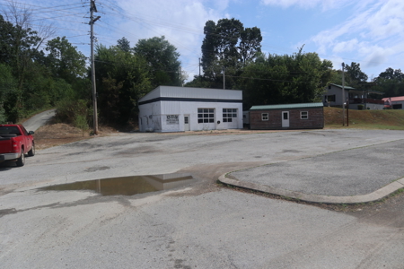 Commercial Building With Us Highway Frontage For Sale Salem AR - image 2