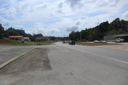 Commercial Building With Us Highway Frontage For Sale Salem AR - image 1