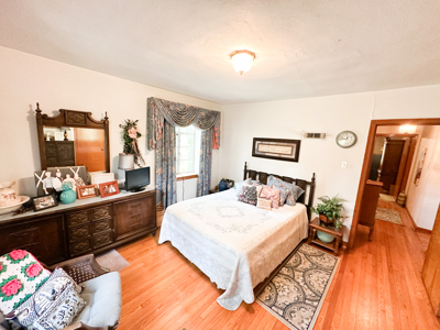 Country Home With Acreage For Sale in Salem, Missouri! - image 12