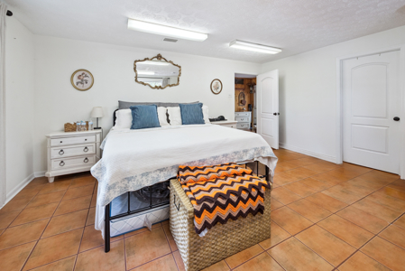 Family Style Home for Sale in Sanderson, Florida - image 33