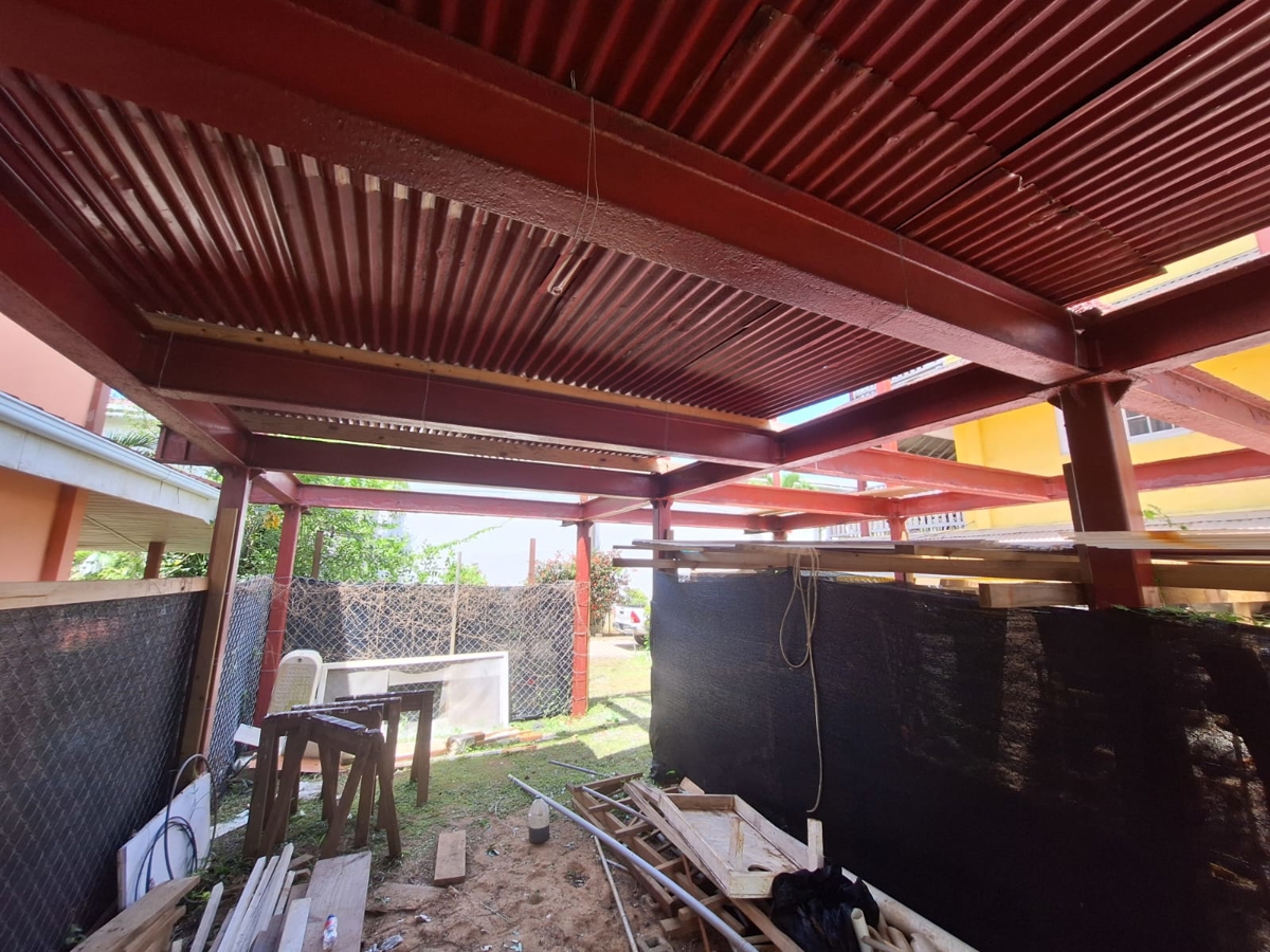 Prime 200 m² Titled Lot, Existing Structure — Bocas Town, Isla Colón - 8