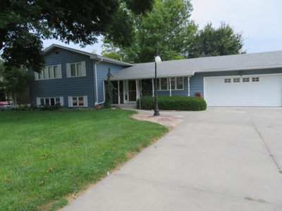 4 Bedroom Country Home for Sale in Missouri Valley, Iowa - image 1