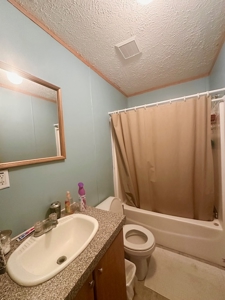 Country home on 3.5 acres with a 1-acre pond. - image 18