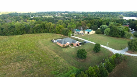 Beautiful 4-Bedroom, 3.5 Bathroom Home Near Barren River Lake - image 14