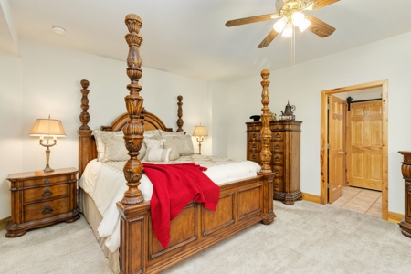 Mountain Property on 6.13 Acres with an Immense Workshop/Garage - image 10