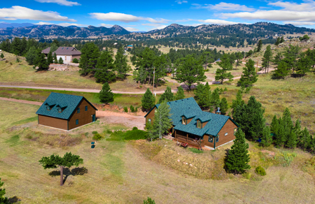 Mountain Property on 6.13 Acres with an Immense Workshop/Garage - image 16