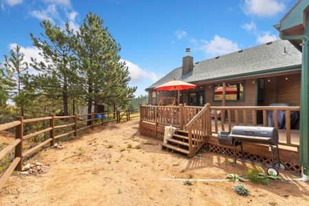 Mountain Property on 6.13 Acres with an Immense Workshop/Garage - image 14