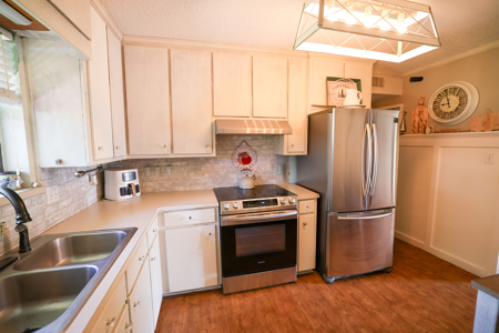 Home for Sale in Pilot Point TX – Shop, RV Parking, Near Square - image 3