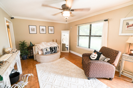 Home for Sale in Pilot Point TX – Shop, RV Parking, Near Square - image 10