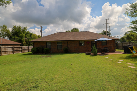 Home for Sale in Pilot Point TX – Shop, RV Parking, Near Square - image 15