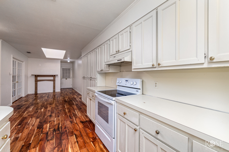 Queens Court Sonora TX Townhouse with Bonus Den & 2-Car Garag - image 12