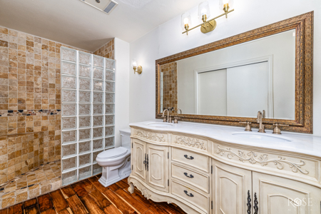 Queens Court Sonora TX Townhouse with Bonus Den & 2-Car Garag - image 18