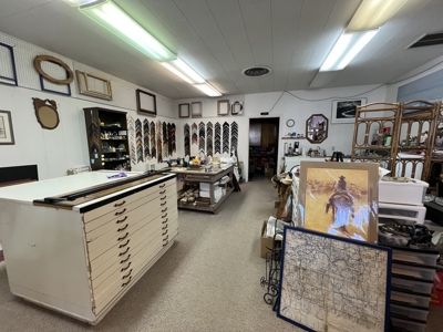 Eastern Oregon Broadway Avenue Commercial Building - image 11