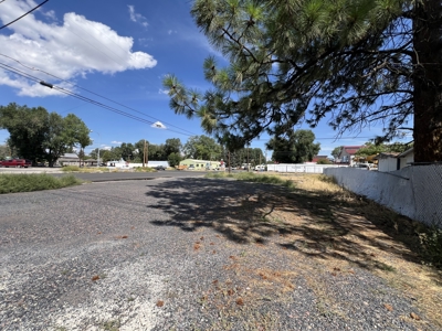 Eastern Oregon Broadway Avenue Commercial Building - image 13