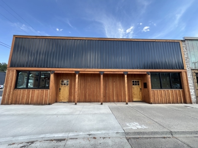 Eastern Oregon Broadway Avenue Commercial Building - image 2