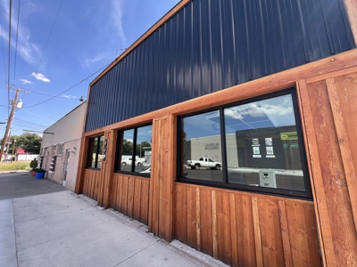 Eastern Oregon Broadway Avenue Commercial Building - image 3