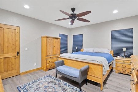 Welcome Home to this stunning 4 Bedroom Mountain Modern Retreat - image 33