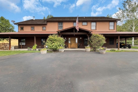 Welcome Home to this stunning 4 Bedroom Mountain Modern Retreat - image 1