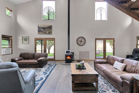 Welcome Home to this stunning 4 Bedroom Mountain Modern Retreat - image 21
