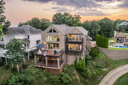 Luxury Water View Home For Sale In Tn With Boat Slips - image 44