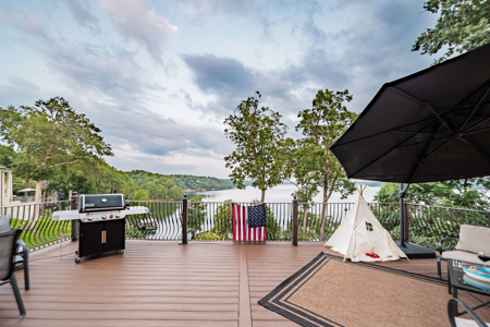Luxury Water View Home For Sale In Tn With Boat Slips - image 30