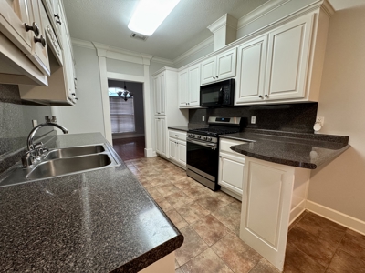 Searcy, AR Home For Sale on Corner Lot - image 4