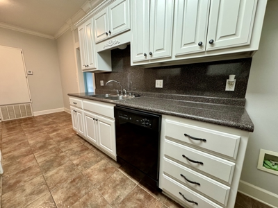 Searcy, AR Home For Sale on Corner Lot - image 8