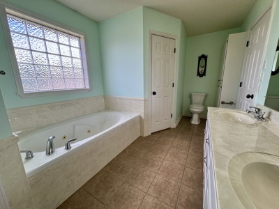 Searcy, AR Home For Sale on Corner Lot - image 18