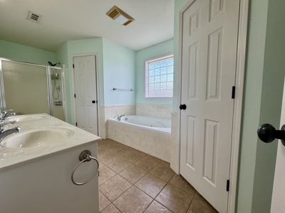 Searcy, AR Home For Sale on Corner Lot - image 16