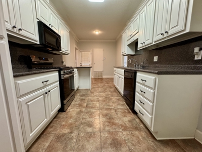 Searcy, AR Home For Sale on Corner Lot - image 6