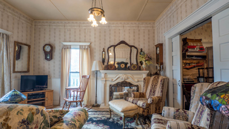 Vintage 1892 Home in Town in the Arkansas Ozarks - image 13