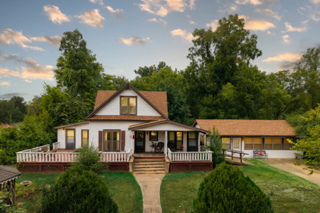 Vintage 1892 Home in Town in the Arkansas Ozarks - image 3