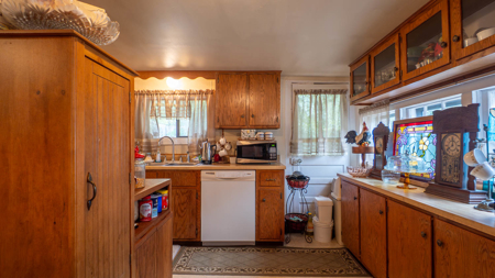 Vintage 1892 Home in Town in the Arkansas Ozarks - image 26