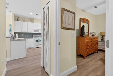 Condo in Suwannee, FL For Sale - image 1