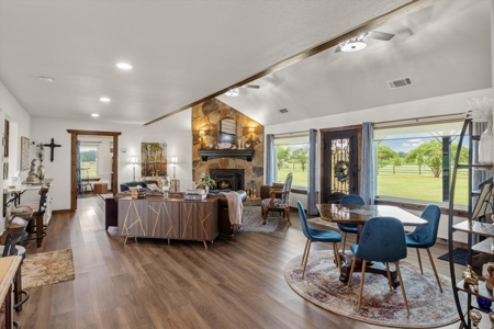 Stunning 29+ Acre Country Estate with Lake, Guest Quarters & Pool - image 7