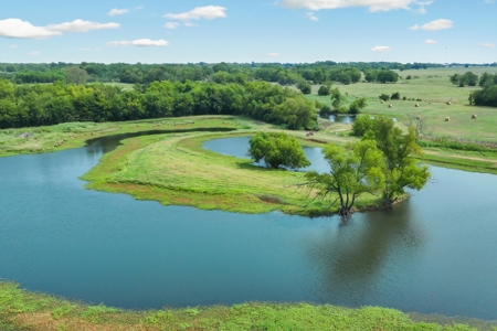 Stunning 29+ Acre Country Estate with Lake, Guest Quarters & Pool - image 44