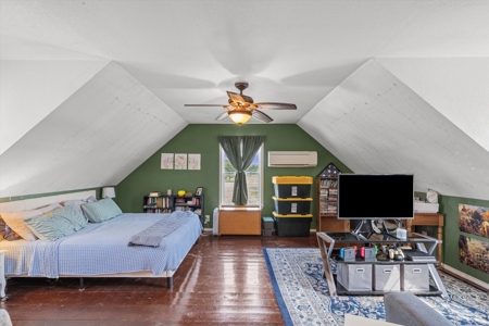 Stunning 29+ Acre Country Estate with Lake, Guest Quarters & Pool - image 50