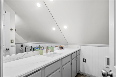 Stunning 29+ Acre Country Estate with Lake, Guest Quarters & Pool - image 29