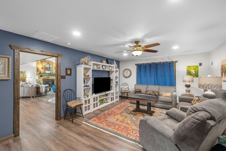 Stunning 29+ Acre Country Estate with Lake, Guest Quarters & Pool - image 16