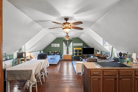 Stunning 29+ Acre Country Estate with Lake, Guest Quarters & Pool - image 28