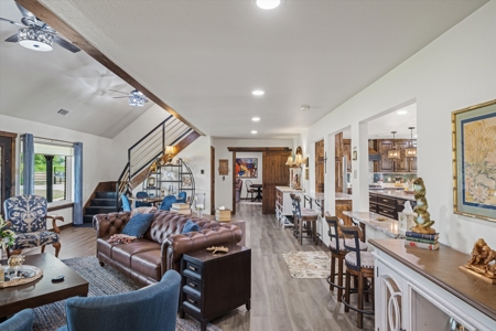 Stunning 29+ Acre Country Estate with Lake, Guest Quarters & Pool - image 9