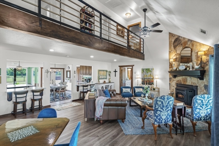 Stunning 29+ Acre Country Estate with Lake, Guest Quarters & Pool - image 6