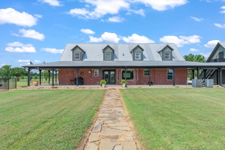 Stunning 29+ Acre Country Estate with Lake, Guest Quarters & Pool - image 42