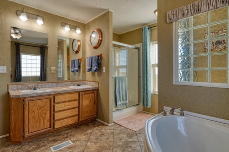 160 Acre Ranch with Arena – Estancia, NM - image 19