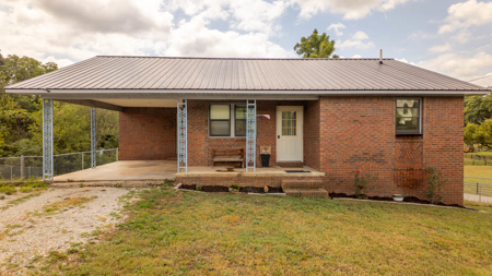 Home in Town near Spring River | Mammoth Spring, Arkansas - image 5
