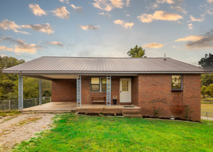 Home in Town near Spring River | Mammoth Spring, Arkansas - image 3