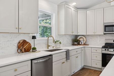 Country Home for Sale in Lewis County, Tennessee - image 24