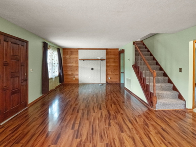 Multi-Property Auction with Home & 28.1 Acres in Warren Co. - image 6