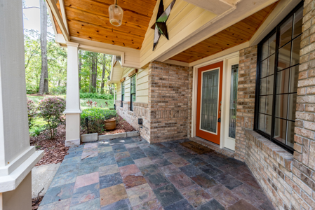 4 Bed 2.5 Bath POOL HOME on 5.31 Acres on Millhopper Rd - image 4