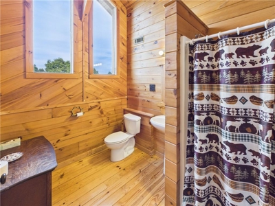 Luxury Log Cabin on 9.95 Acres with Ozark Mountain Views For Sale - image 26